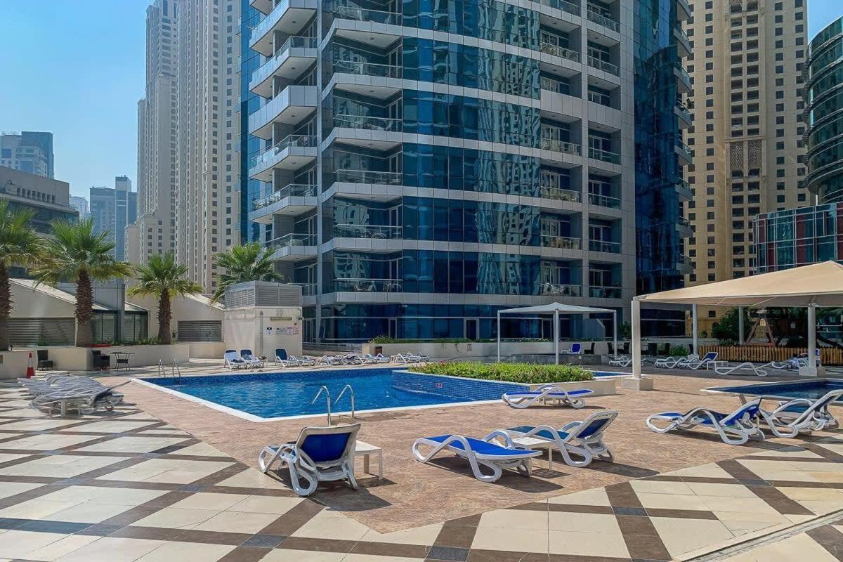 Frank Porter - Bay Central West Tower Apartment